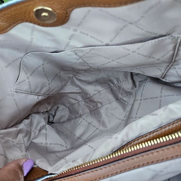 NWT Michael kors shoulder bag - Picture 8 of 15